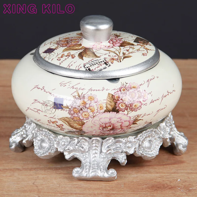 

XING KILO European retro ceramic large ashtray + lid + base, creative coffee table table decoration ornaments ashtray