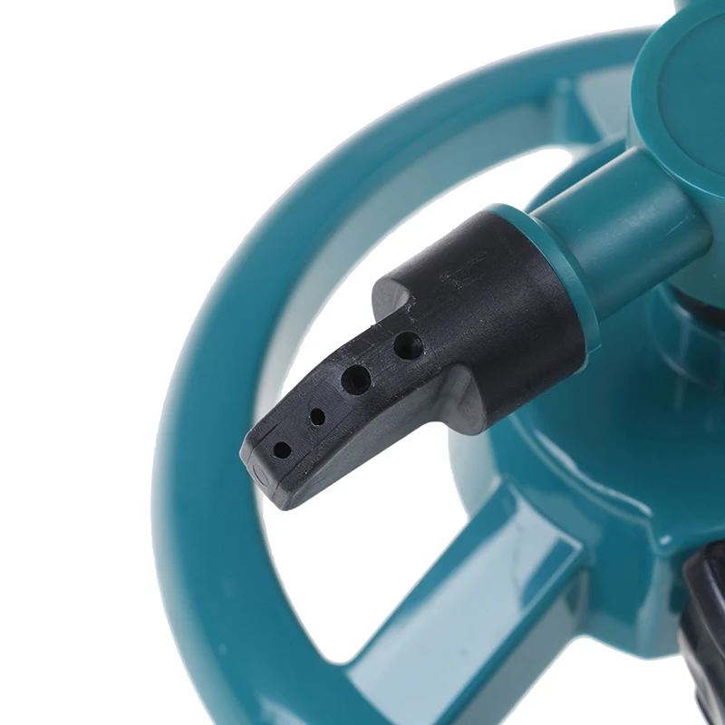 Садовый дождевальный аппарат автоматический полив газона 360 градусов круглый вращающийся разбрызгиватель воды 3 насадки три руки садовый шланг