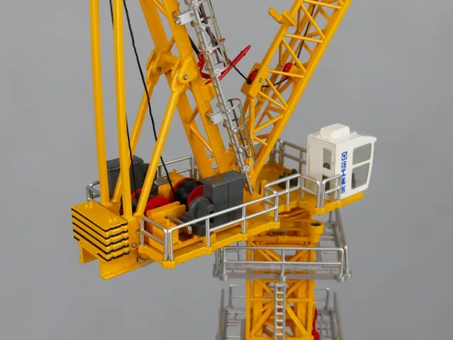 1:100 Xcmg Xgtl 180 Tower Crane Toy - Railed/motor/cars