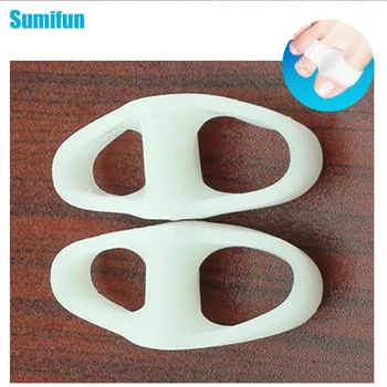 

2Pcs 2 Hole Feet Foot Care Gel Toe Straighteners Separator Hallux Valgus Bunion Corrector Pain Relief Foot Massager C136