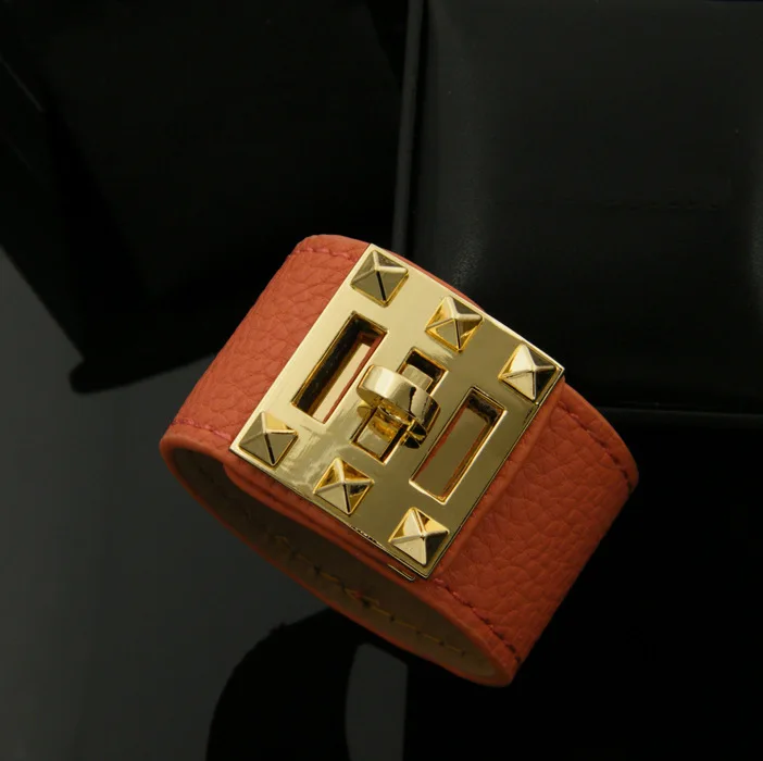 

Women Bracelets with PU leather Depth 3.5cm Fashion Punk Style Rivet Ornament Women Statement Bracelet Jewelry Gift Bracelet