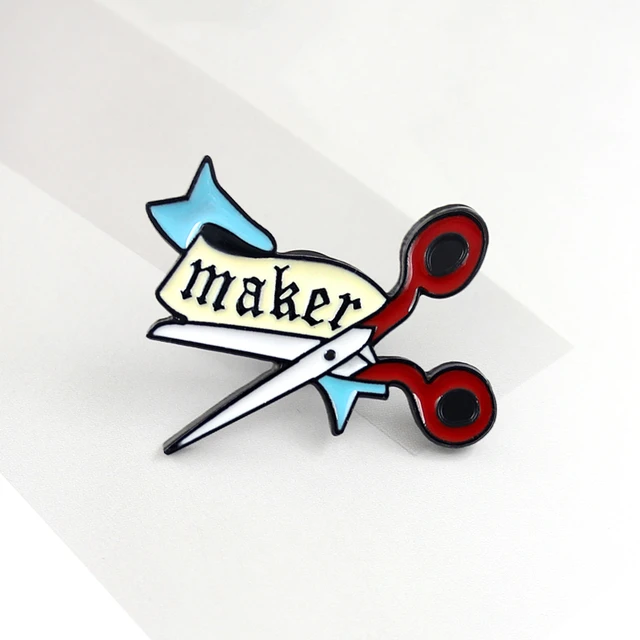 Enamel badge - Scissors