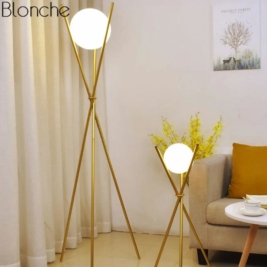 Bola de Vidro Luzes para Sala Moderno Ouro Lâmpada Chão Tripé Lâmpadas pé Metal Suporte Estar Quarto Luminárias Decoração 4 Cheap Luminárias de pé