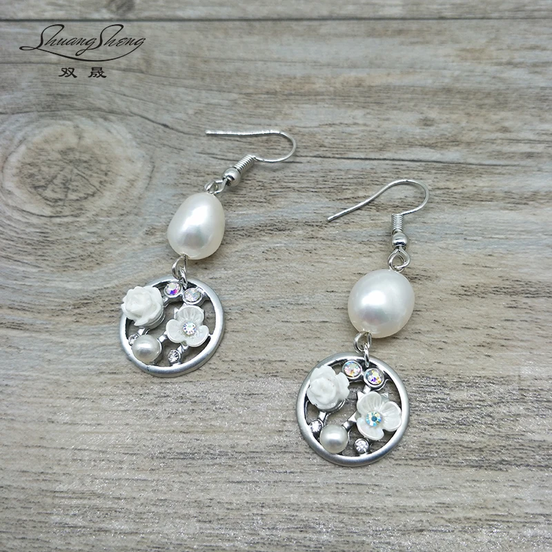

New fashion retro earrings natural freshwater pearl earrings alloy crystal small flower jewelry earrings for women