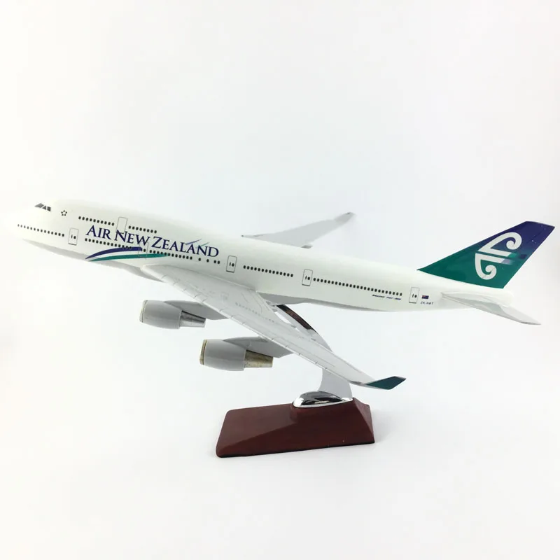 FREE SHIPPING 45 47CM AIR NEW ZEALAND 747 400 METAL BASE AND RESIN MODEL PLANE AIRCRAFT MODEL