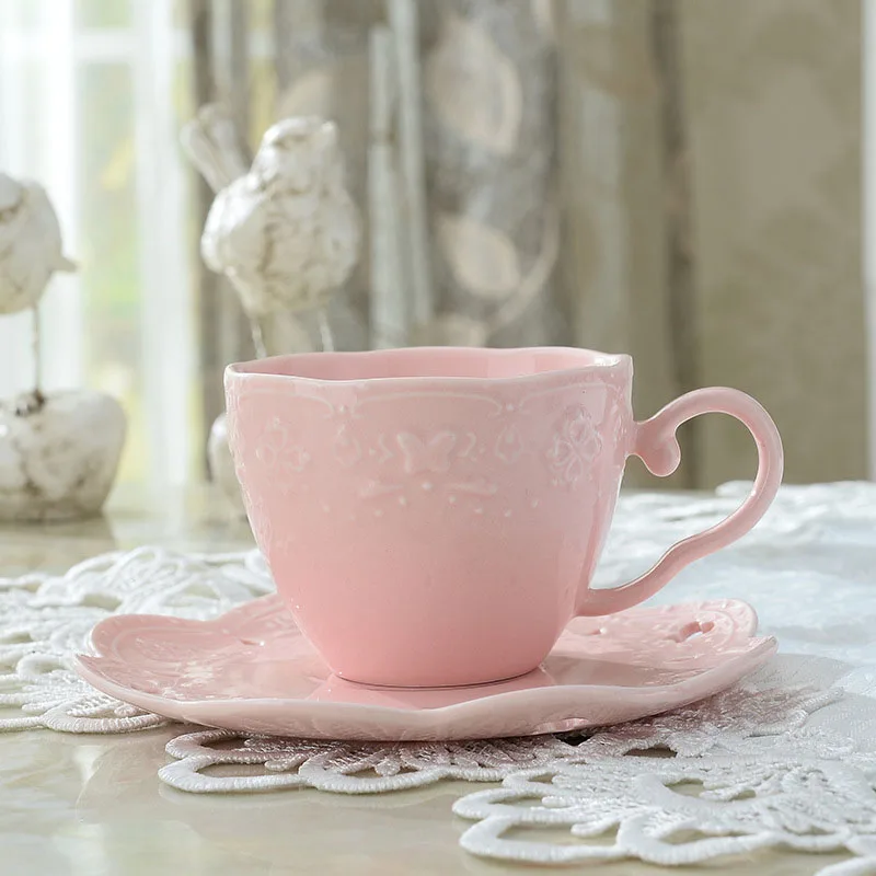 Европейский цвет глазури рельеф керамические чашки кофе диск чашки кружева бабочка 3 цвета 150 мл