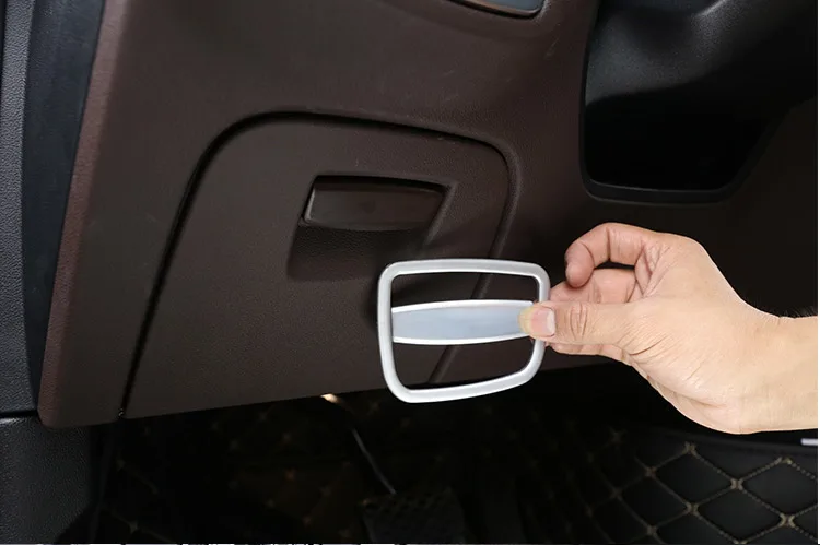 Stainless Driver’s Side Glove Box Button Cover For BMW 5 Series G30 2017-2019 Stainless Driver’s Side Glove Box Button Cover For BMW 5 Series G30 2017-2019