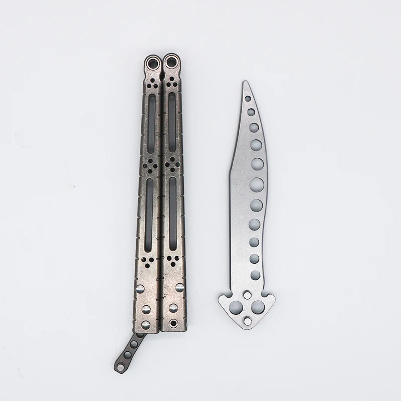 

Butterfly Trainer Knife Basilisk HOM D2 Blade Titanium Handle Jilt Knife Not Sharp Hunting camping Knife Folding Pocket Knife