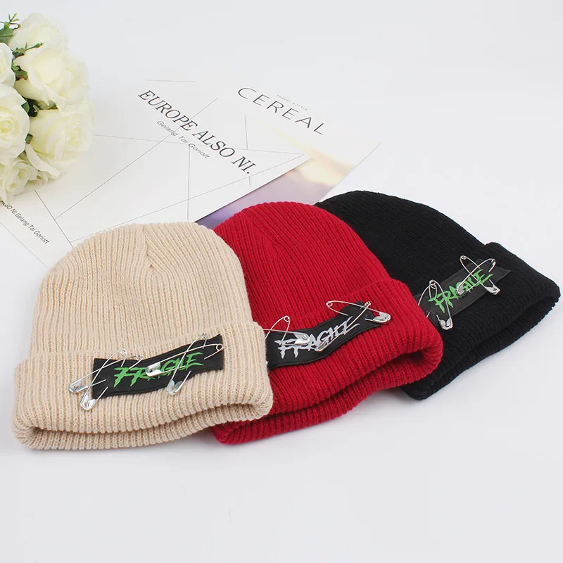 pin cold hat European and American knitted cap wool men's women's movement winter warm hip hop hat. |