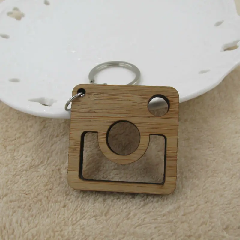 Брелок с камерой деревянный подарок для друга папы сестры деревянный брелок для ключей подарки для фотографа