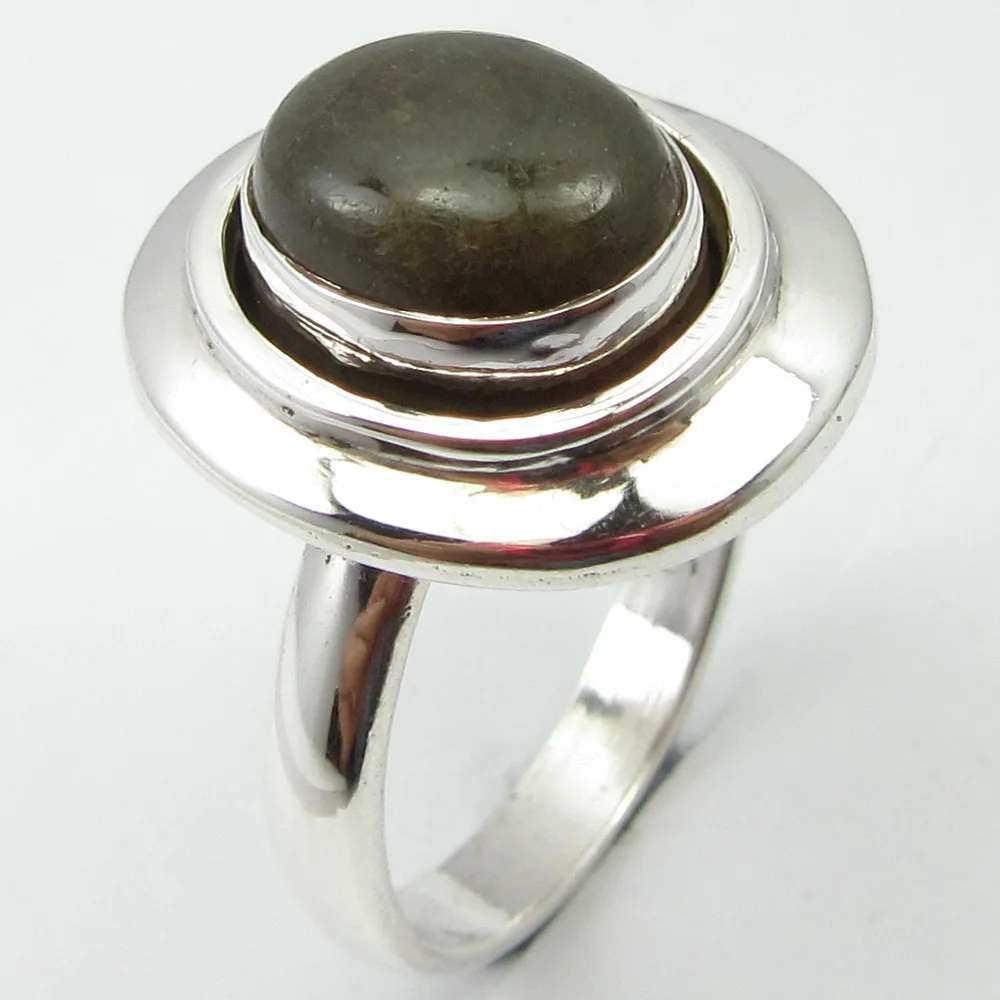 

Silver Oval LABRADORITE Beautiful Ring Size 7.25 ! Gift For Sister