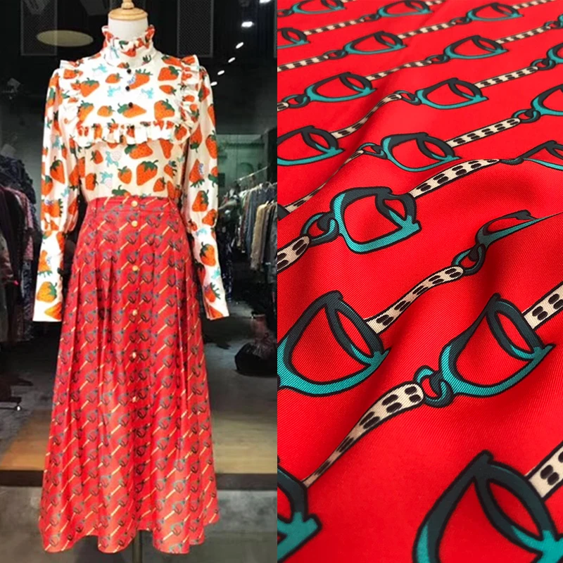 

100x145cm Europe and America Red Chain Printed Twill Polyester Fabric for Woman Dresses Skirts Blouse Pants DIY Sewing