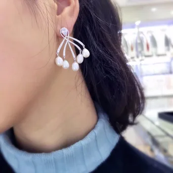 

Qi Xuan_Trendy Jewelry_New Earring Elegant Earring S925 Silver Inlay Zircon Elegant And Irregular Irregular_Factory Direct Sales