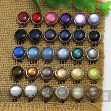 Один цвет 50 компл./лот разных цветов смолы жемчужной сережкой дизайн детская одежда кнопки декоративное украшение