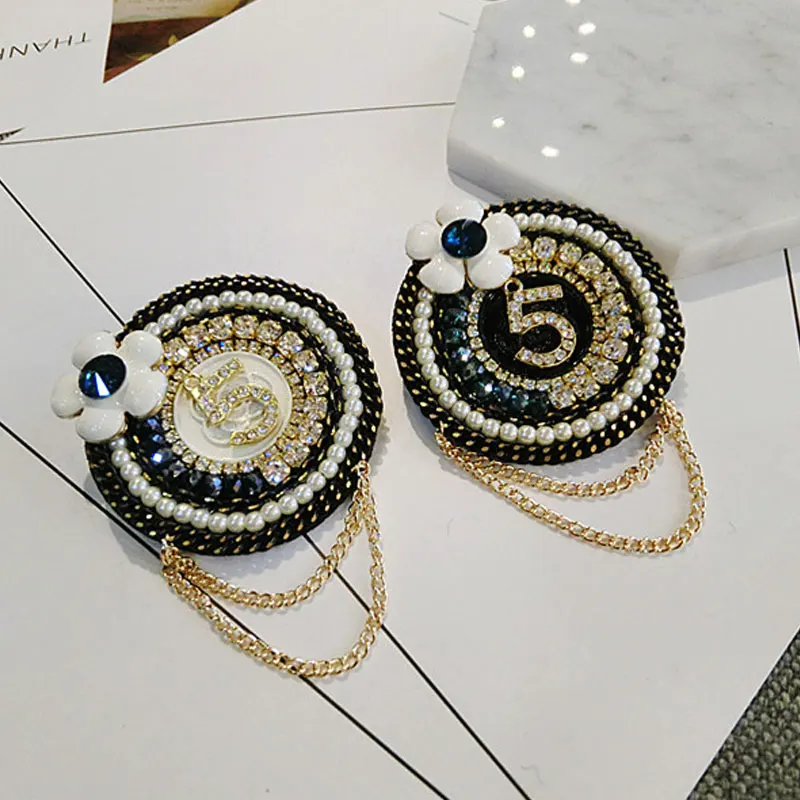 

Fur Charm Crown tassel letters Brooch Pins Women Fringe flower rhinestones Fur Ball Pearl Pendant Letter 5 Winter brooches