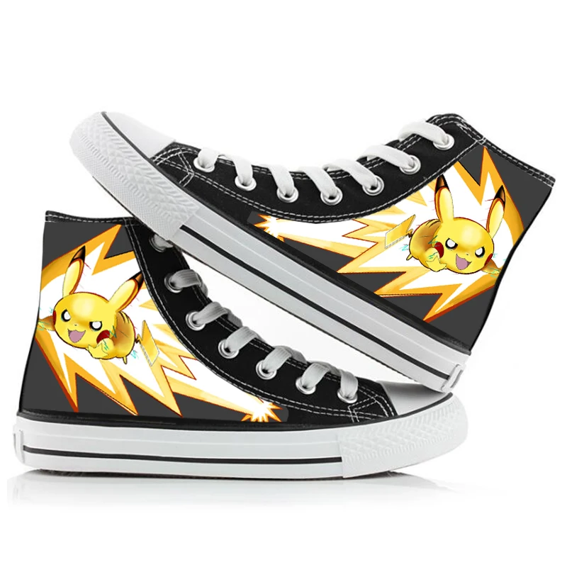 Tanie Pokemon pikachu trampki brezentowe buty mężczyźni kobiety wysokie góry studenci Cosplay Cartoon brezentowe buty przyczynowe studenci Sneakers buty