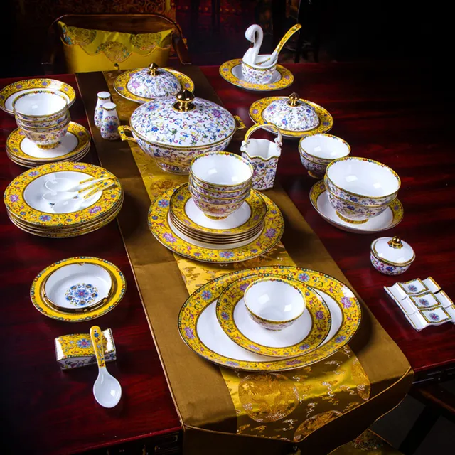 Jingdezhen Chinese style palace enamel tableware 80 pieces of bone