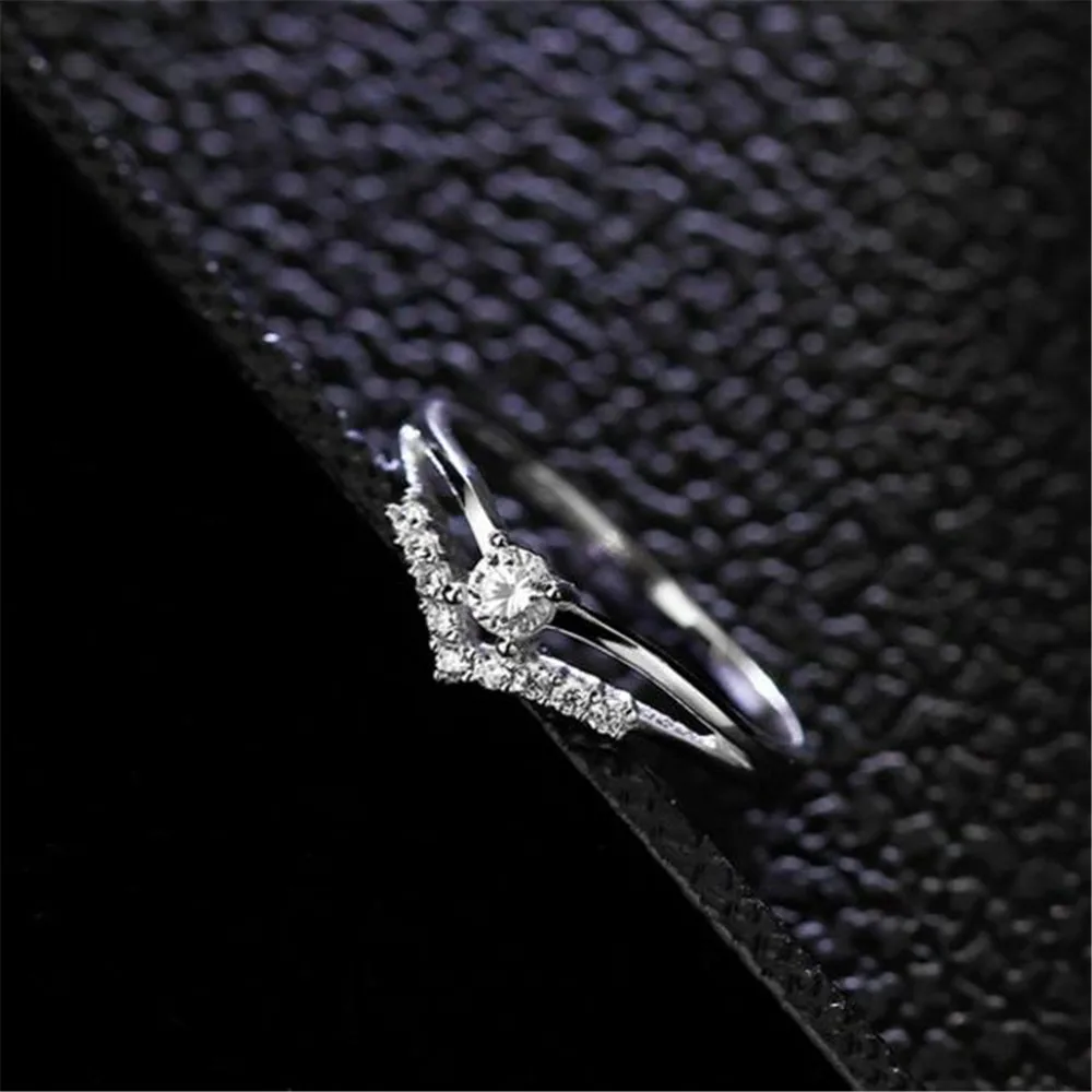 

YKNRBPH New Flash Diamond AAA Zircon Ring Creative V-shaped Heart-shaped Engagement Ring S925 Sterling Silver Jewelry