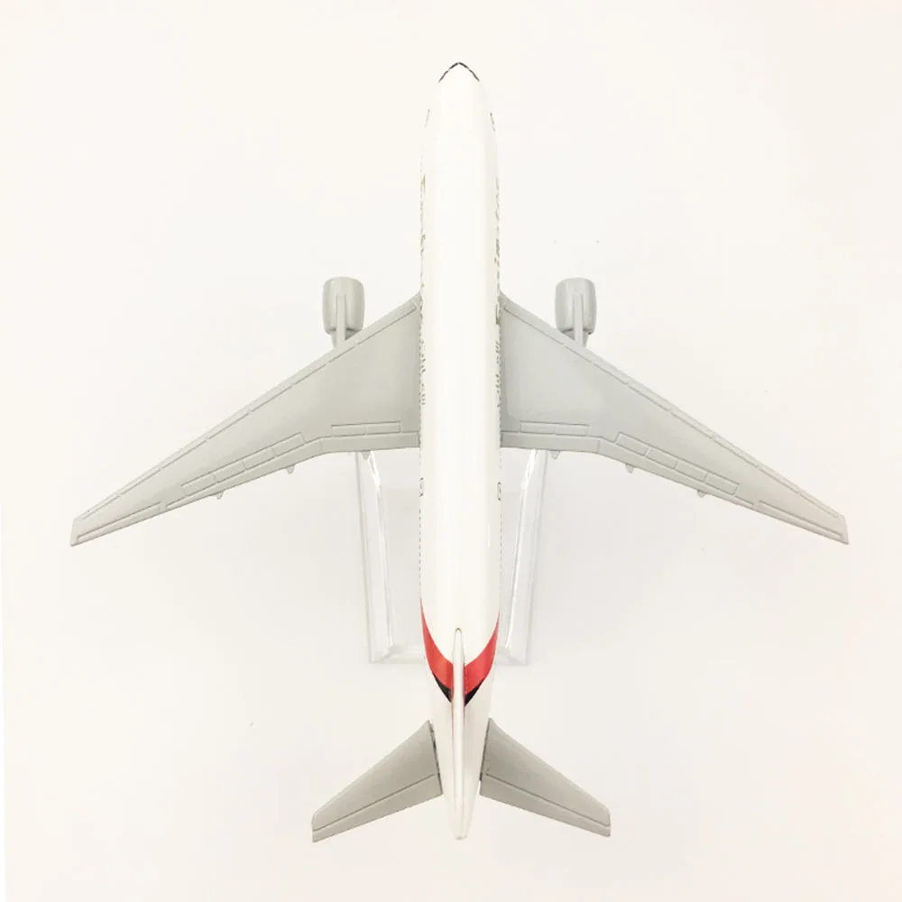  1/400 Scale Alloy Aircraft Boeing 777 Emirates 16cm Alloy Plane B777 Model Toys Children Kids Gift 