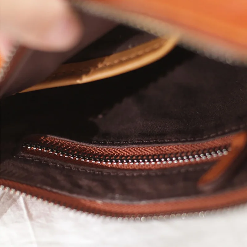 AETOO Retro hand carrying bucket bag, summer small fresh woman crossbody bag, leather bag