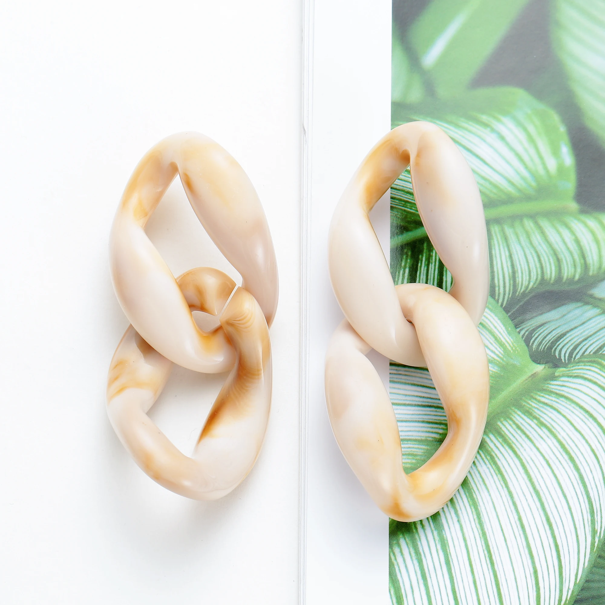

Beige Oversized Long Chain Earrings Acrylic Resin Earrings 2019 Fashion Bohemian Jewelry Holiday Accessories Pendientes Mujer