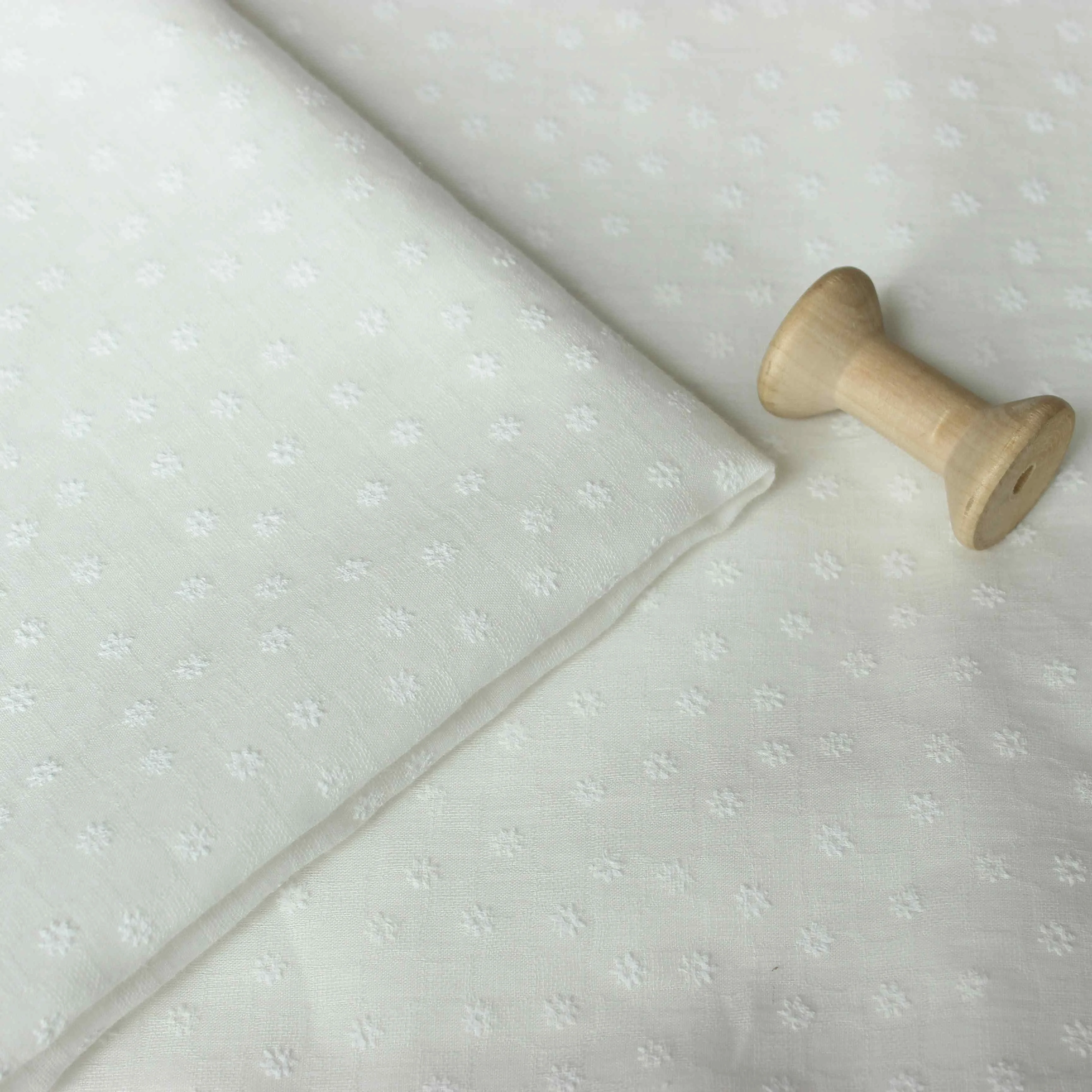 White Cotton Cloth Plaid Jacquard Fabric Small Floral Shirt Skirt Dress Fabric Wear Fabric on