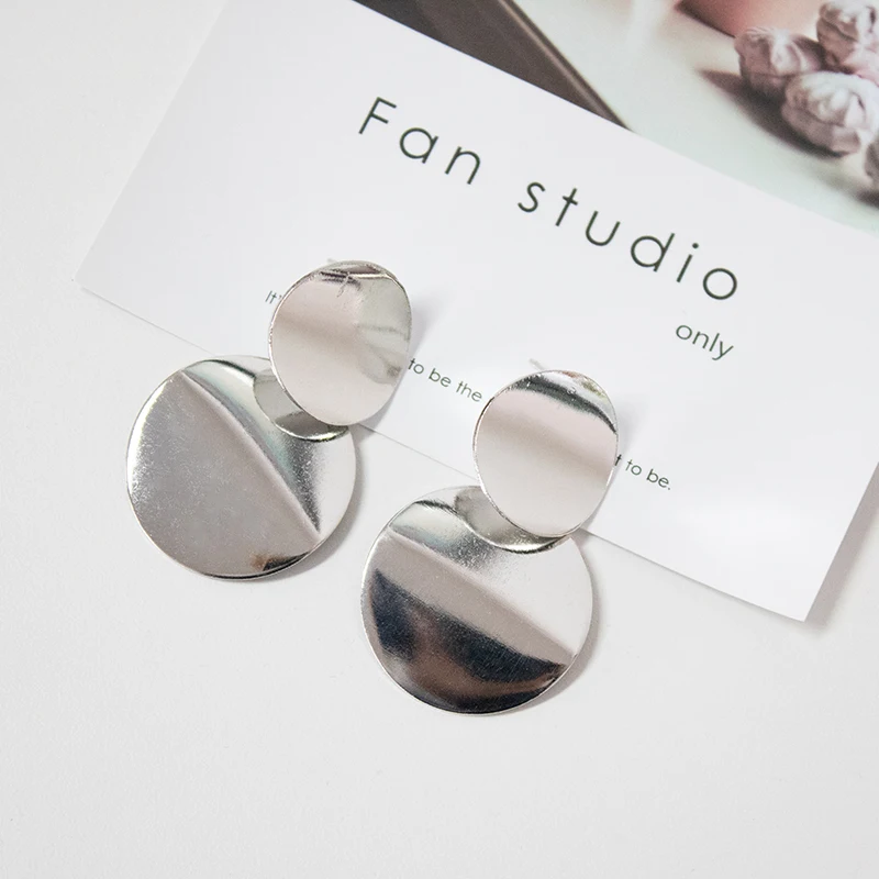 

Vintage metal Round Hollow Earrings Geometric Double Layers Earrings 2019 Fashion Long Earrings Female Simple Style Jewelry