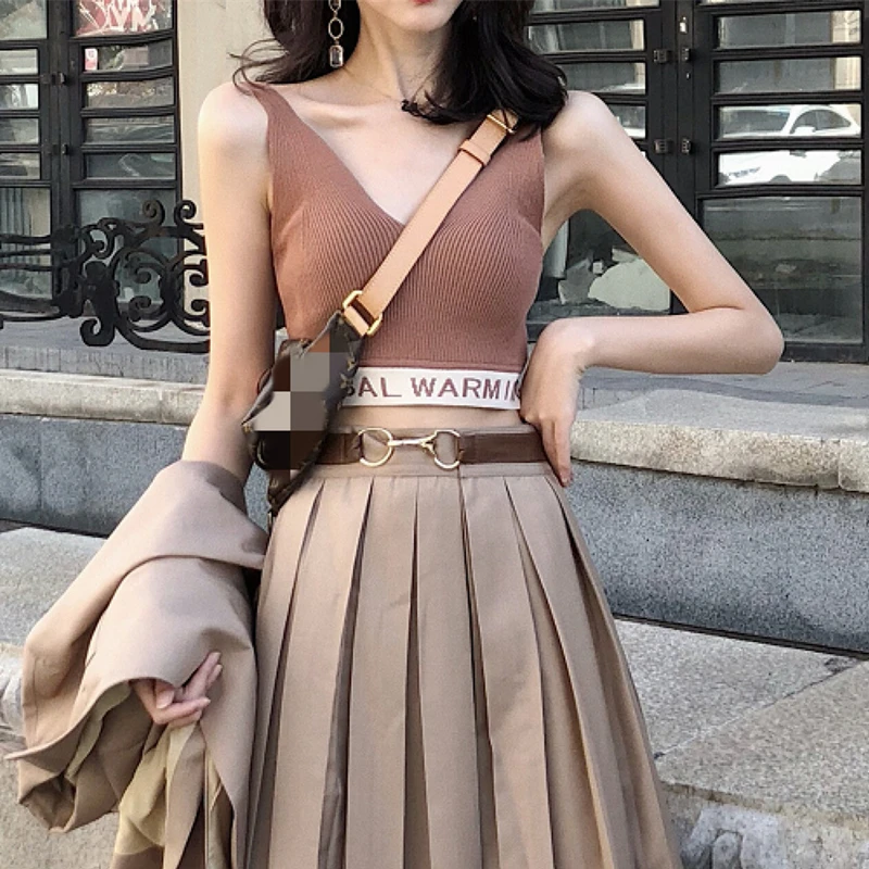 

Fashionable V, Short Neck Stitching, Color Matching Letter Knitted Vest, Female Bottoming Shirt.