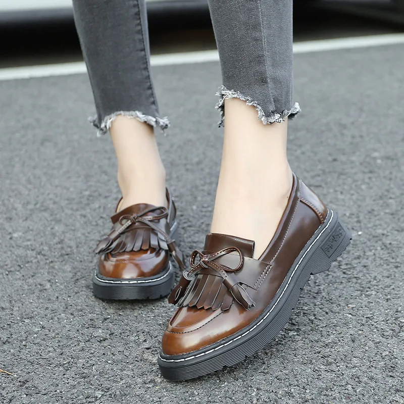 Туфли на плоской подошве; большие размеры 42, 43; женские кожаные туфли с перфорацией типа «броги» с бахромой и бантиком высокого качества; винтажные туфли без задника на платформе с бахромой; c234