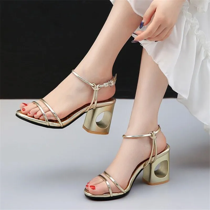 Новые летние модные простые женские босоножки в европейском и американском