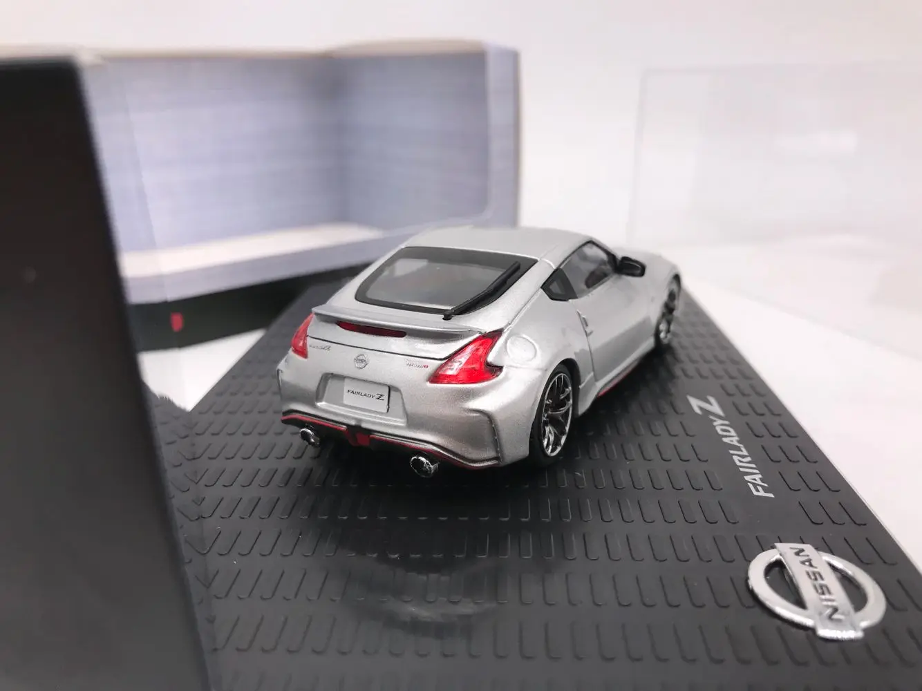 NIS MO 1:43 NISSAN FAIRLADY Z сплав игрушечный автомобиль игрушки для детей литая модель автомобиля подарок на день рождения