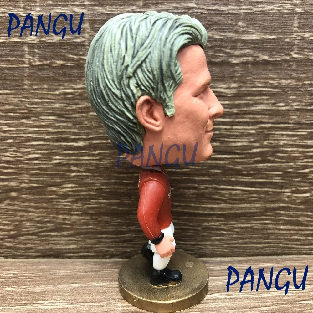 Soccerwe dolls figurine Sports stars Beckham #7 Classic whitehair Movable joints resin model toy action figure collectible gift Soccerwe dolls figurine Sports stars Beckham #7 Classic whitehair Movable joints resin model toy action figure collectible gift