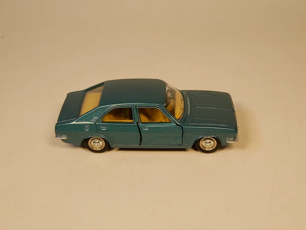 DINKY TOYS 1:43 SIMCA 1800 литая модель автомобиля