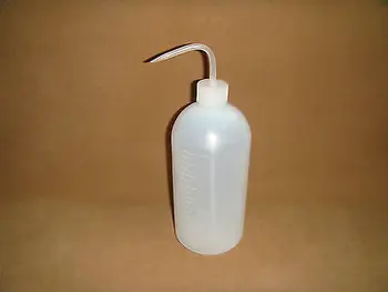 

Plastic Washing Bottle,1000ml,Graduated Bottle,Bent Mouth,Lab Plasticware