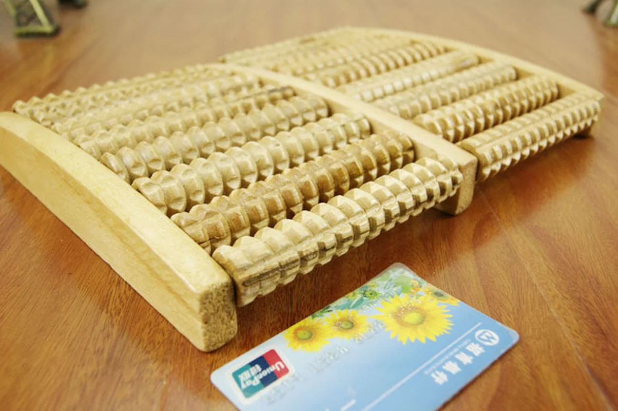 Wooden Foot Massage device eight row foot massage equipment massage wheel Factory direct supply