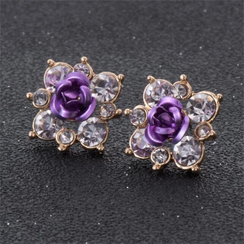 

Korean White Crystal Gold Black Rose Flower Earrings Square Statement Stud Earrings for Women Jewelry Oorbellen Brincos Bijoux
