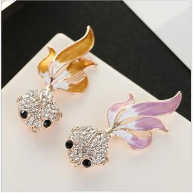 

WKOUD New Arrival Goldfish Women Brooches Pins Mosaic Austrian Rhinestone Fish Brooch Simulation-Pearl Shining Jewelry Brooch
