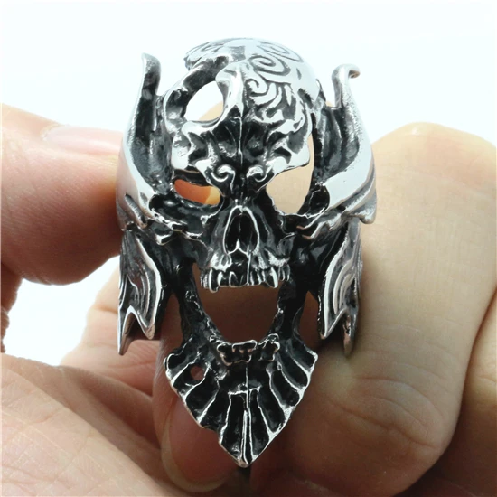 cheap Guarantee 100% Mens Fashion 316L Stainless Steel Huge Vampire King Skull Ring Gothic Punk Jewely New Gift