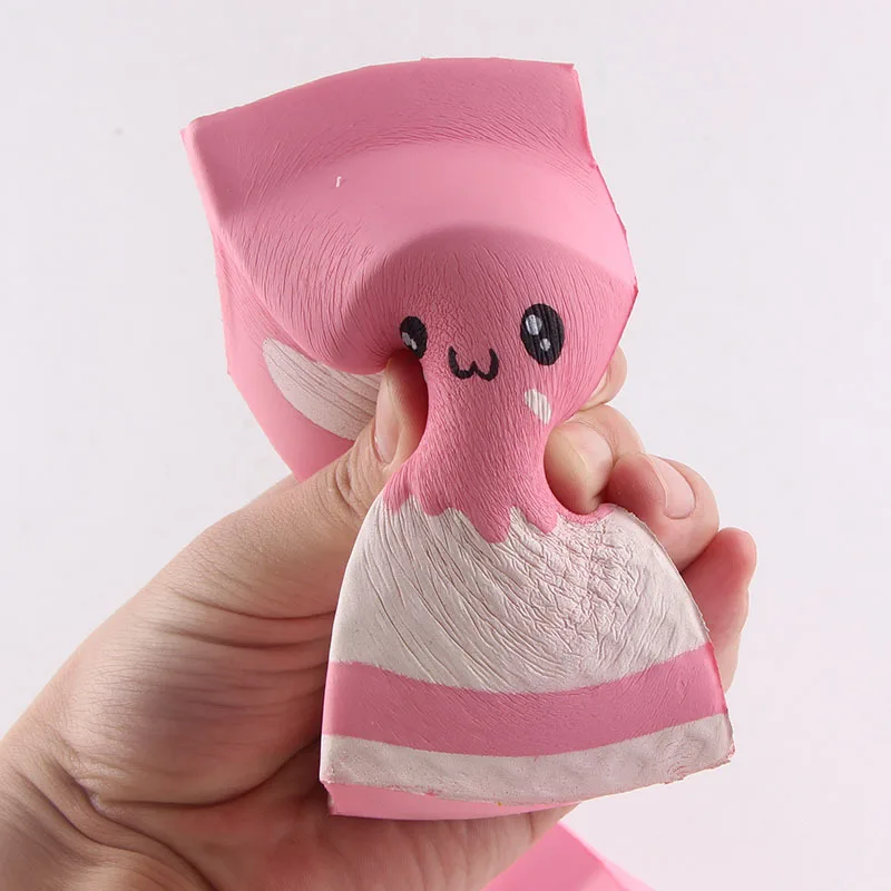 4389965441_1834697867