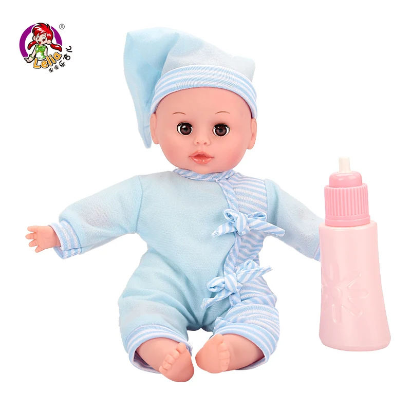 poupee avec biberon