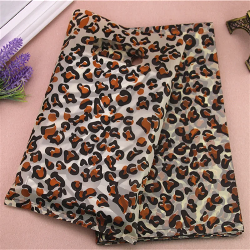 2016 New Design Wholesale 100pcs/lot 20*30cm Brown Sexy Leopard Packaging BagsWith Handle Plastic Underwear Clothing Bags