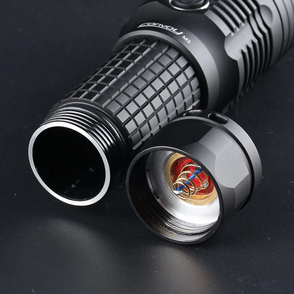 Конвой M3 с cree xhp70.2 до 4300lm встроенная защита от перегрева 26650 фонарь