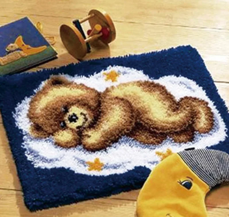 ковровая вышивка мишка. недорогие наборы ковровой вышивки. недорогие наборы ковровой вышивки. коврики вервако. ковровая вышивка.