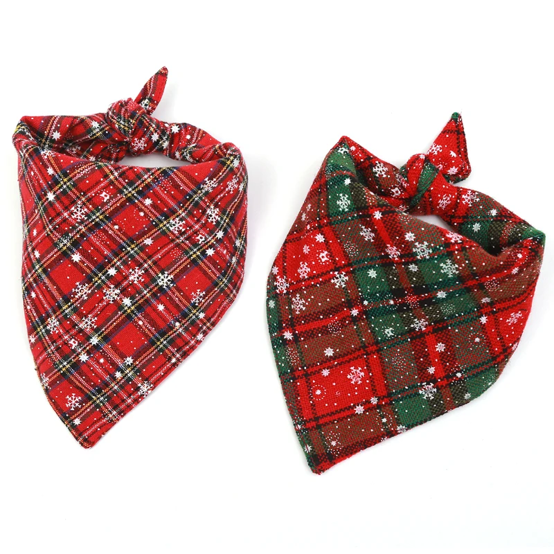 

Reversible Handmade Dog Bandana Christmas Plaid Snowflake Print Pet Scarf Triangular Bandage Dog Bibs Pet Dress Accessories