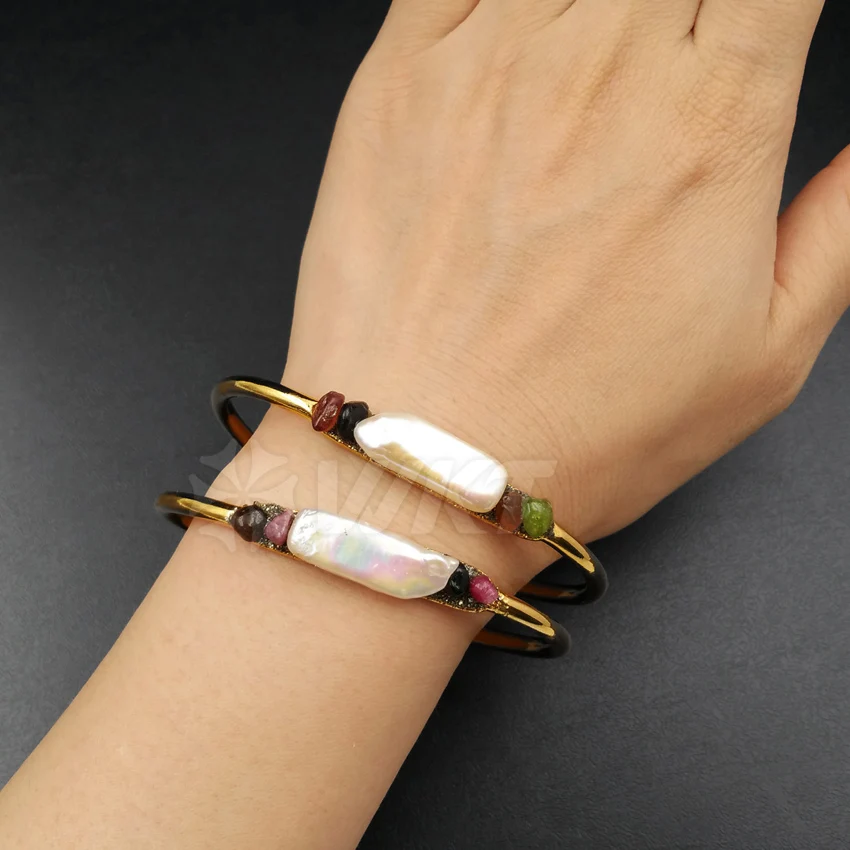 

WT-B357 Wholesale Custom Natural Pearl Pave Colorful Stone Bangle With 24K Gold Electroplated For Fashion Jeweley Bracelets