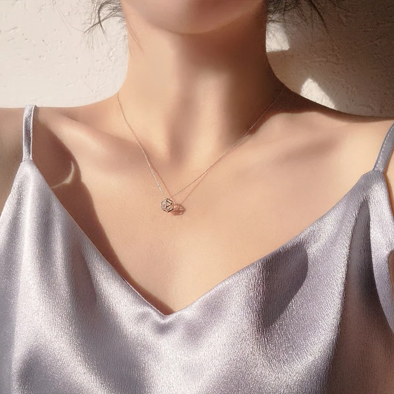

Geometric Simple Zircon Clavicle Chain Necklace Solid Magic Cube Pendant Necklace for Women Wedding Party Jewelry