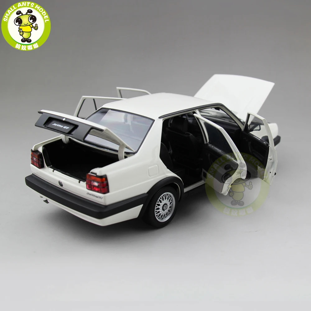 1/18 JETTA GT литая под давлением Модель автомобиля игрушки для детей мальчик девочка Коллекция подарков на день рождения белый