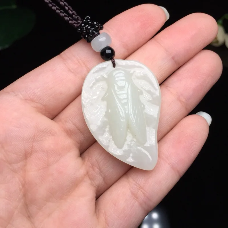

2019 Real Buda Reiki High-quality Russian Material And Tian Baiyu Are Amazing To Know The Leaf Cicada Pendant Necklace Pendant.