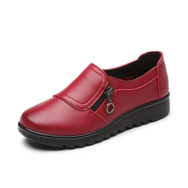 Модные женские повседневные туфли из мягкой кожи на плоской подошве с круглым носком; женские туфли-оксфорды на плоской подошве с боковой молнией в стиле пэчворк; новые женские мокасины; N018 - Цвет: Красный