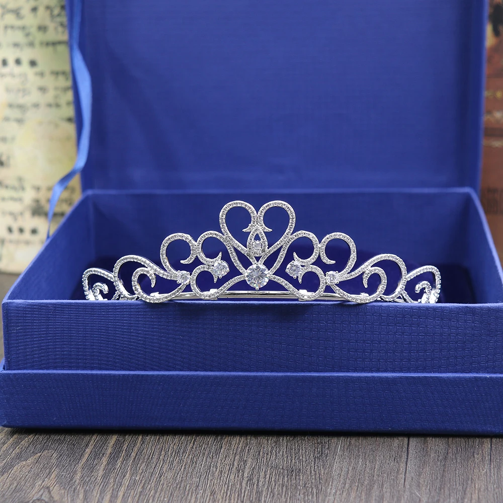 

Silver Color Full Cubic Zirconia Stone Round-Cut Tiny Zircon Paved Brides Heart Shape Wedding Tiaras Princess Crown Headdress